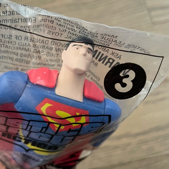 2016 McDonald’s Justice League Superman Toy Action Figure - New In Package - # 3 - Picture 2 of 5